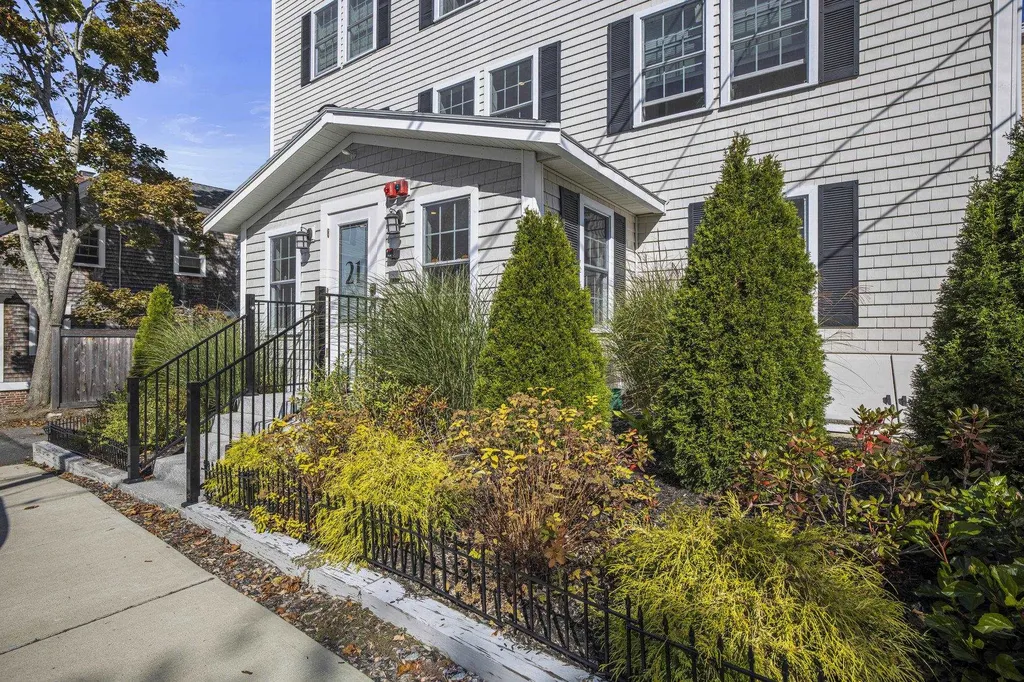21 Brewster Street Portsmouth NH 03801