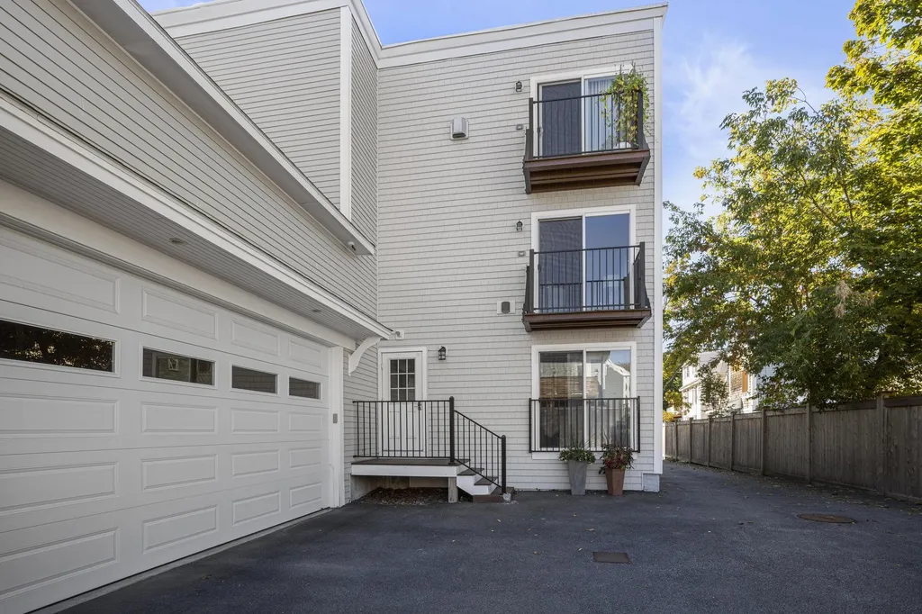 21 Brewster Street Portsmouth NH 03801