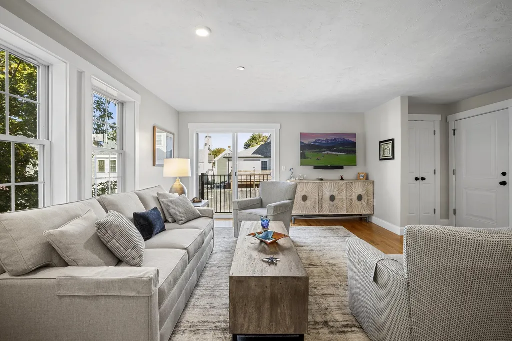 21 Brewster Street Portsmouth NH 03801