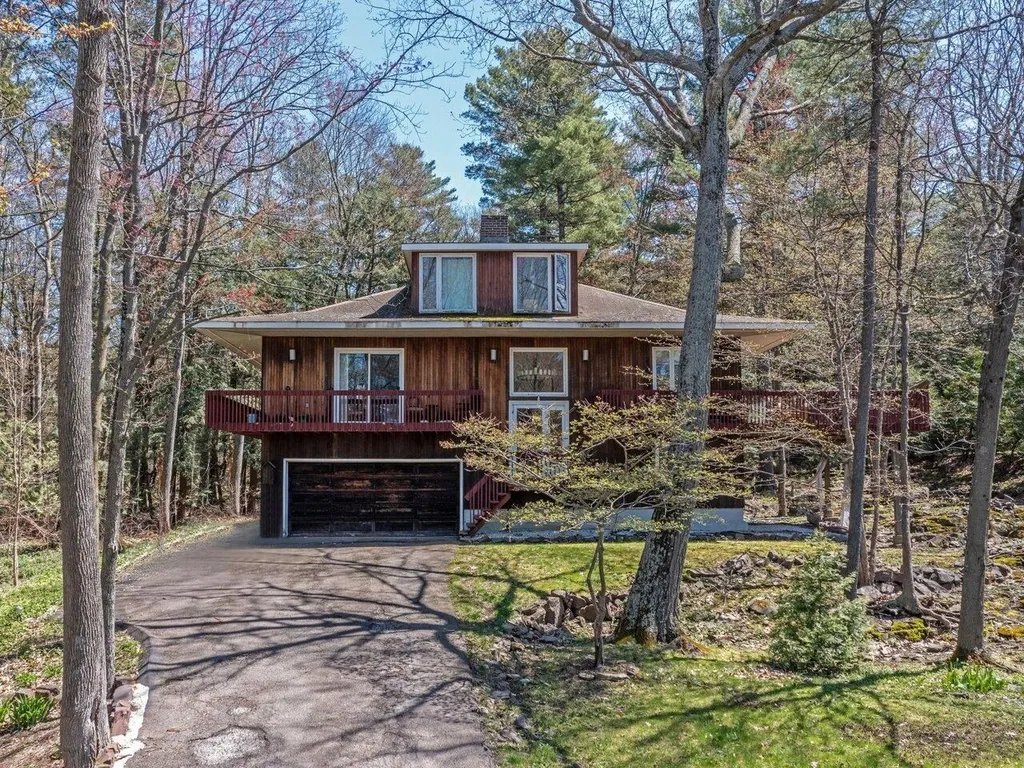 56 Dunder Road Burlington VT 05401