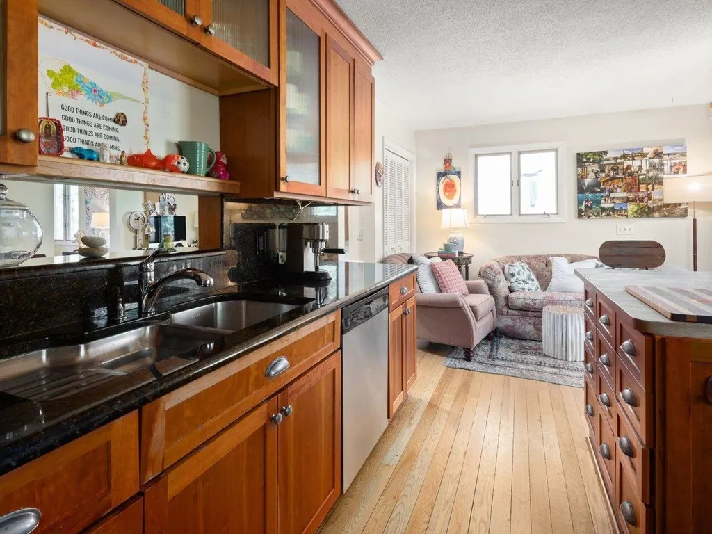 56 Dunder Road Burlington VT 05401