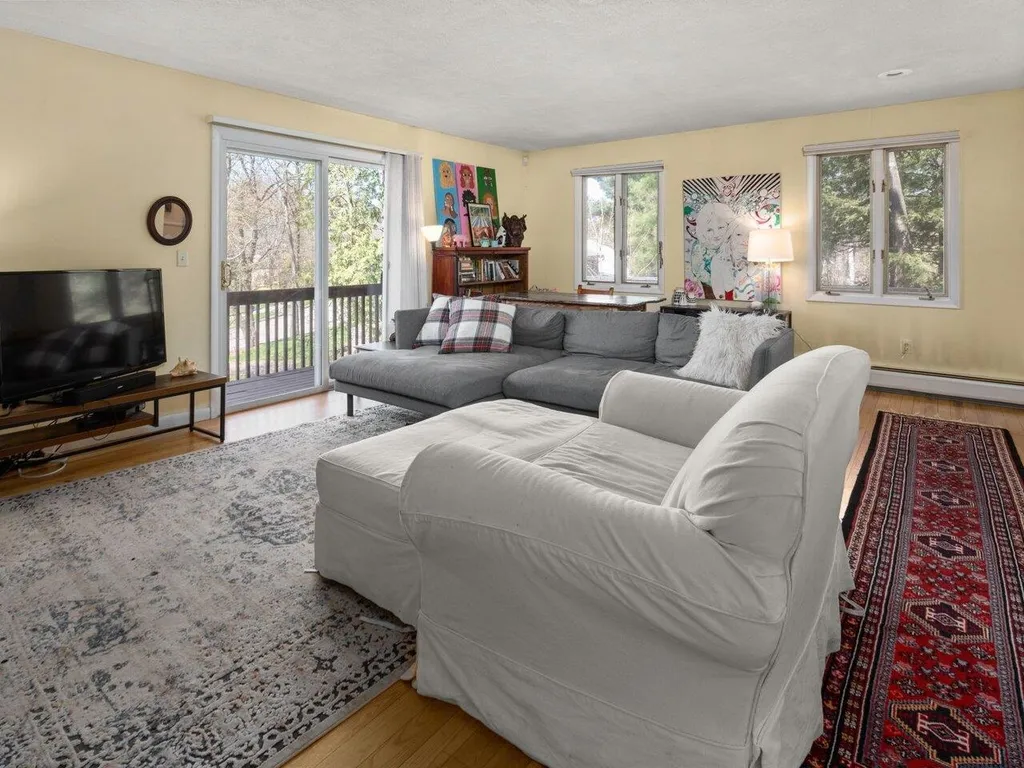 56 Dunder Road Burlington VT 05401