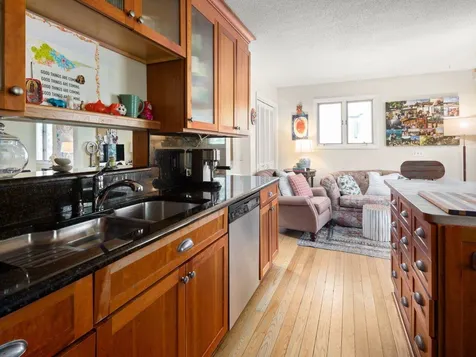 56 Dunder Road Burlington VT 05401
