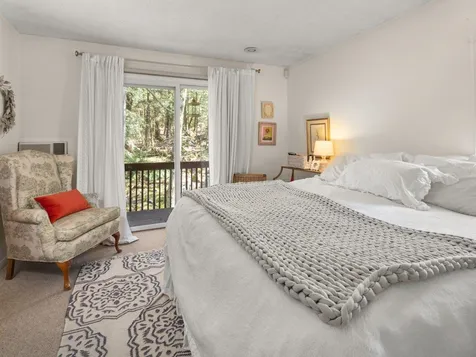 56 Dunder Road Burlington VT 05401