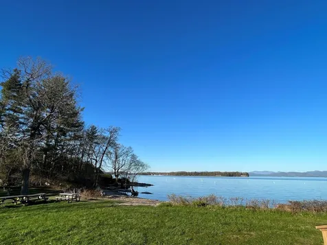 56 Dunder Road Burlington VT 05401