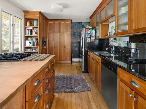 56 Dunder Road Burlington VT 05401