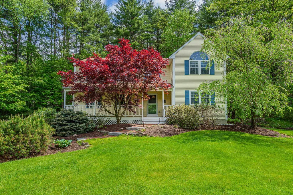 8 South Hills Terrace Bedford NH 03110-4924
