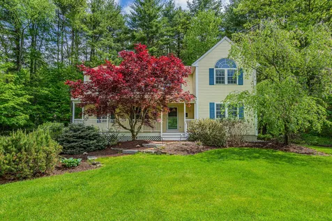 8 South Hills Terrace Bedford NH 03110-4924