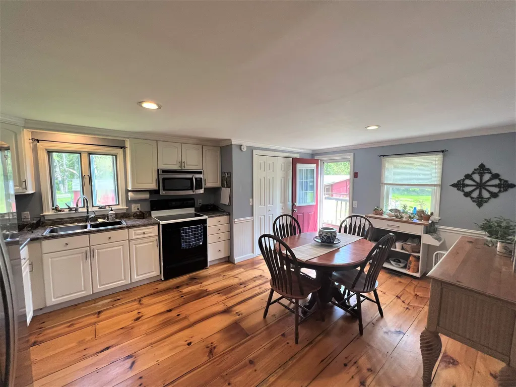697 Fremont Road Chester NH 03036