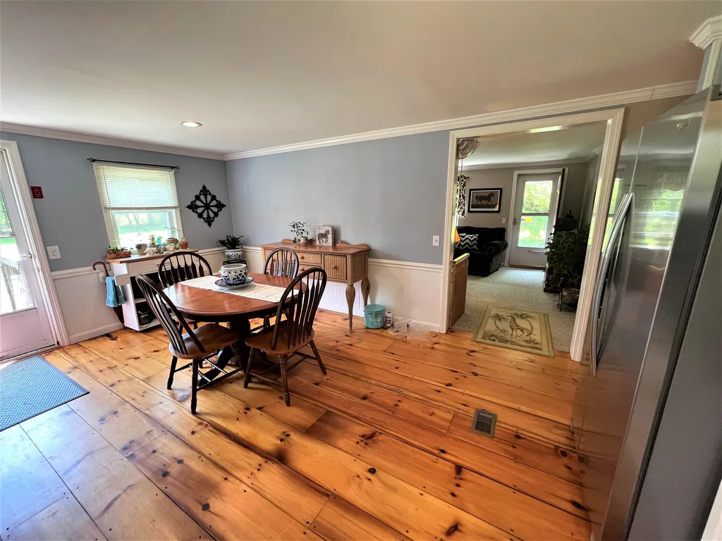 697 Fremont Road Chester NH 03036