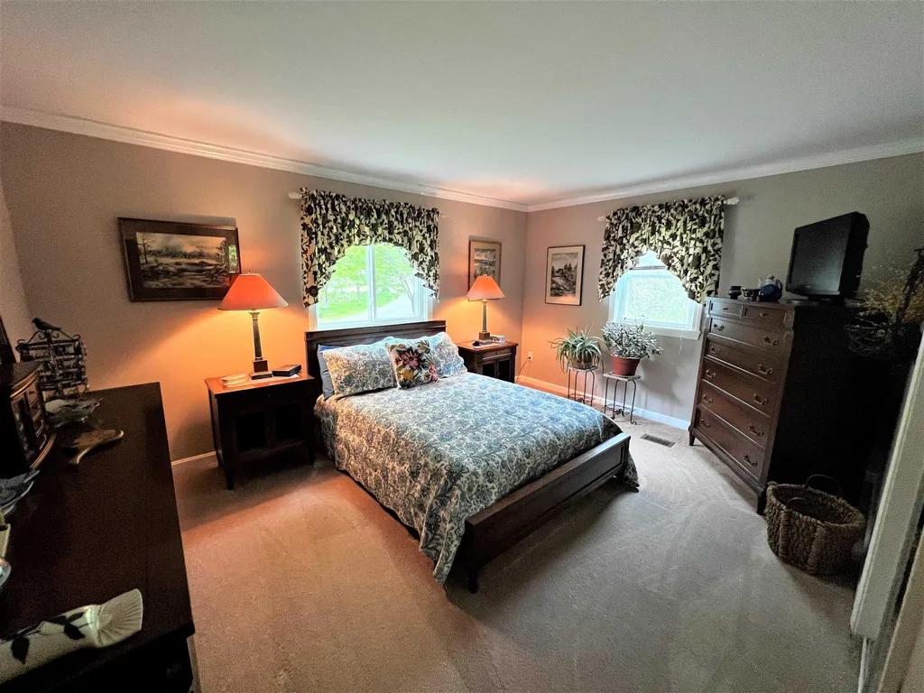 697 Fremont Road Chester NH 03036