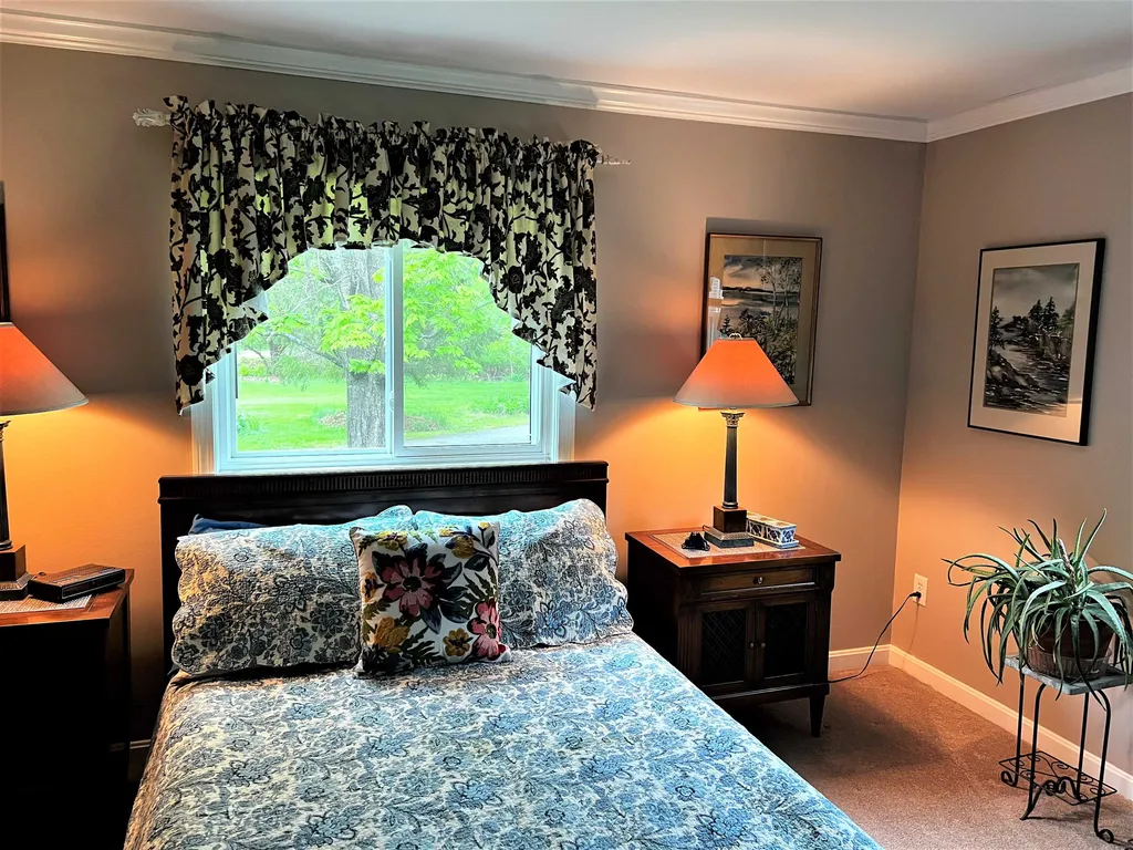 697 Fremont Road Chester NH 03036