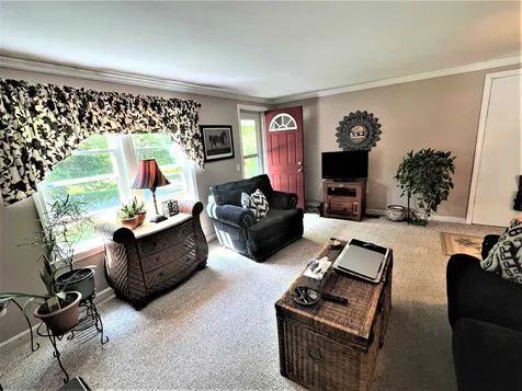 697 Fremont Road Chester NH 03036