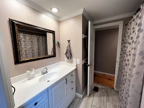 697 Fremont Road Chester NH 03036