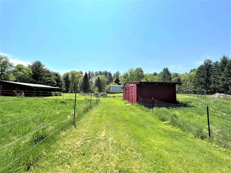697 Fremont Road Chester NH 03036