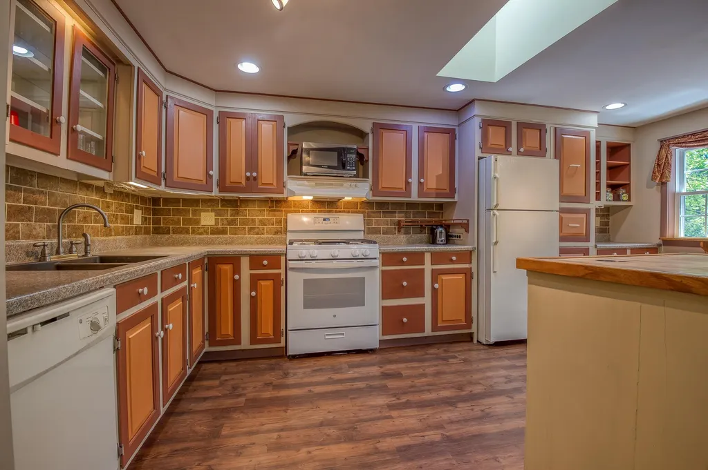 30 Grizzley Road Ossipee NH 03890