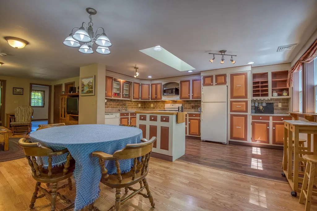 30 Grizzley Road Ossipee NH 03890