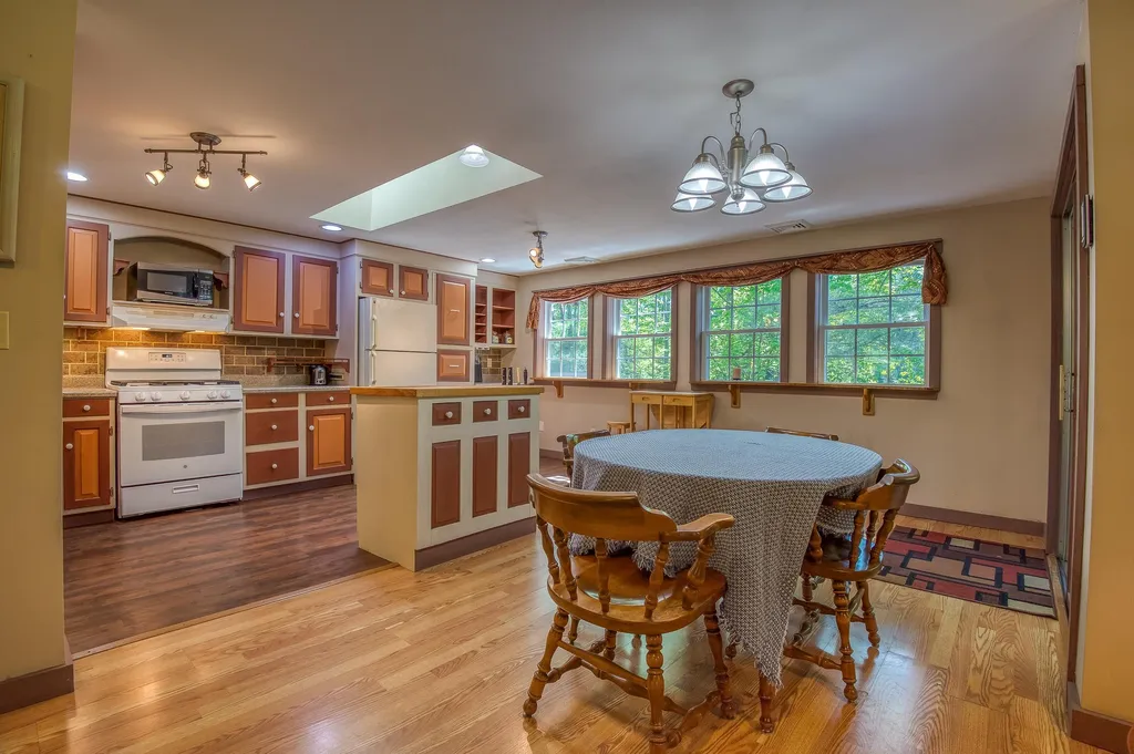 30 Grizzley Road Ossipee NH 03890