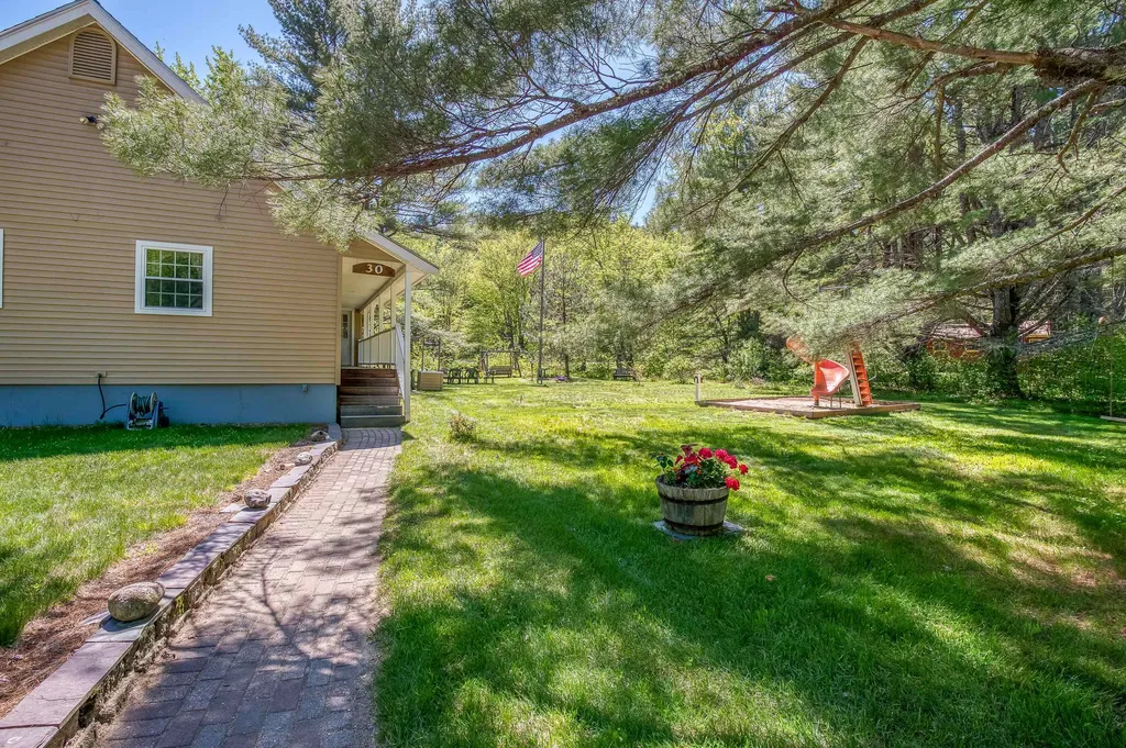 30 Grizzley Road Ossipee NH 03890