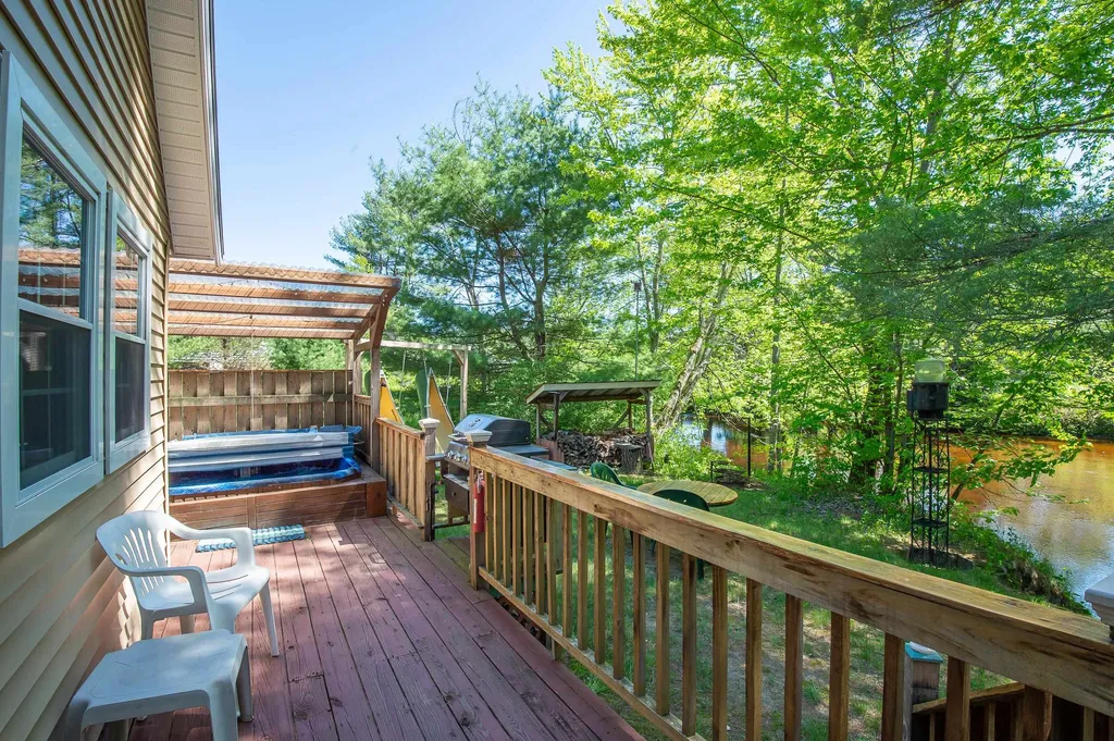 30 Grizzley Road Ossipee NH 03890