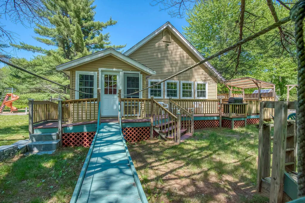 30 Grizzley Road Ossipee NH 03890