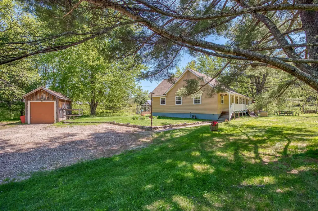 30 Grizzley Road Ossipee NH 03890