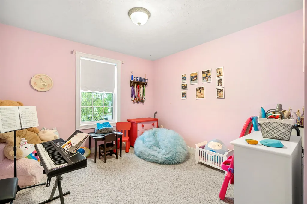 33 James Way Hudson NH 03051