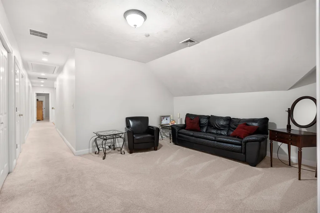 33 James Way Hudson NH 03051