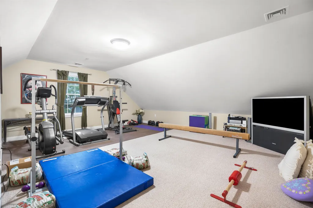33 James Way Hudson NH 03051