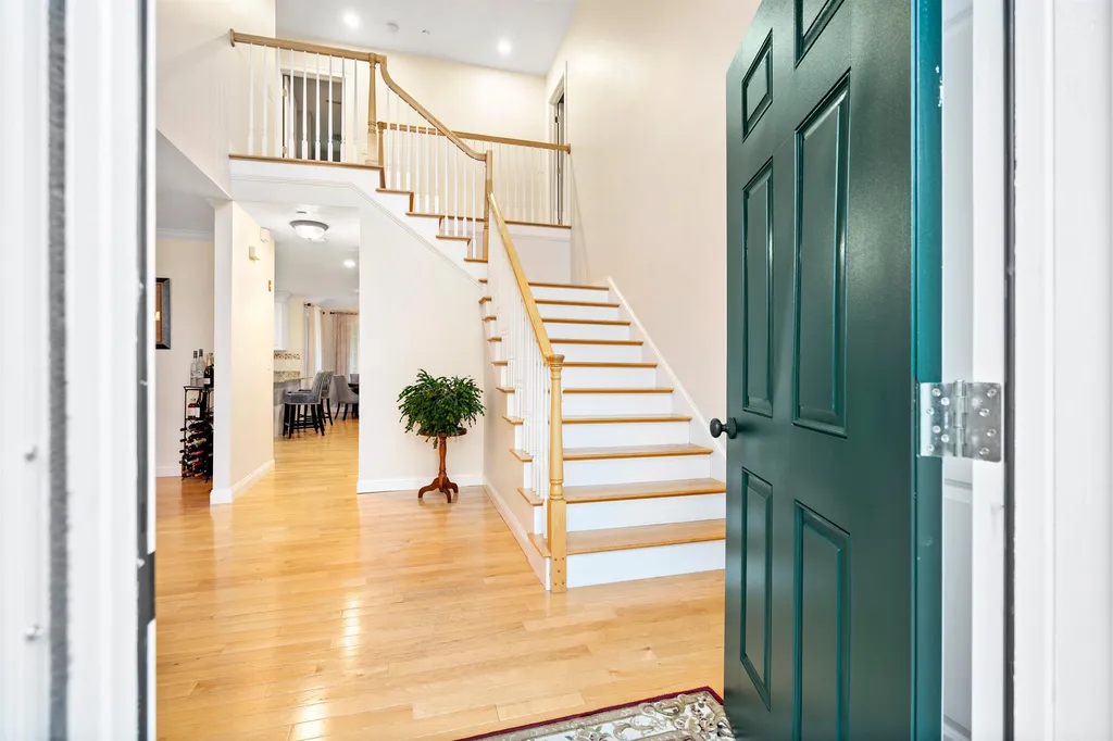 33 James Way Hudson NH 03051