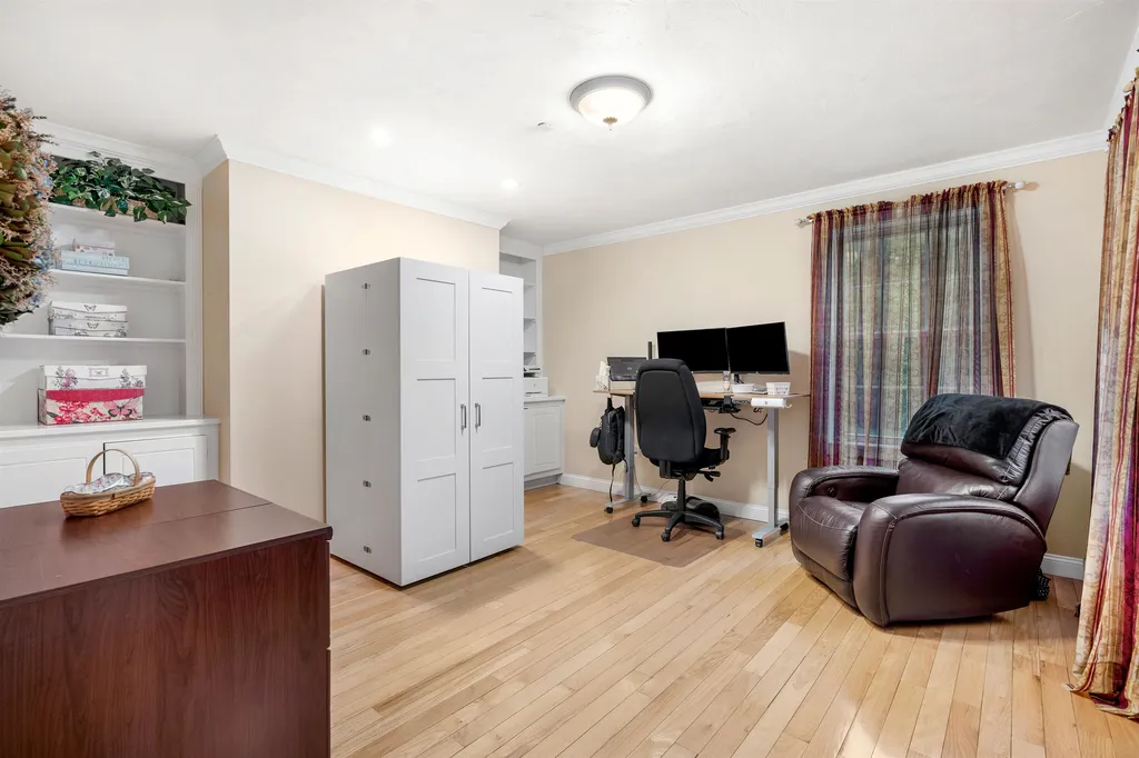 33 James Way Hudson NH 03051