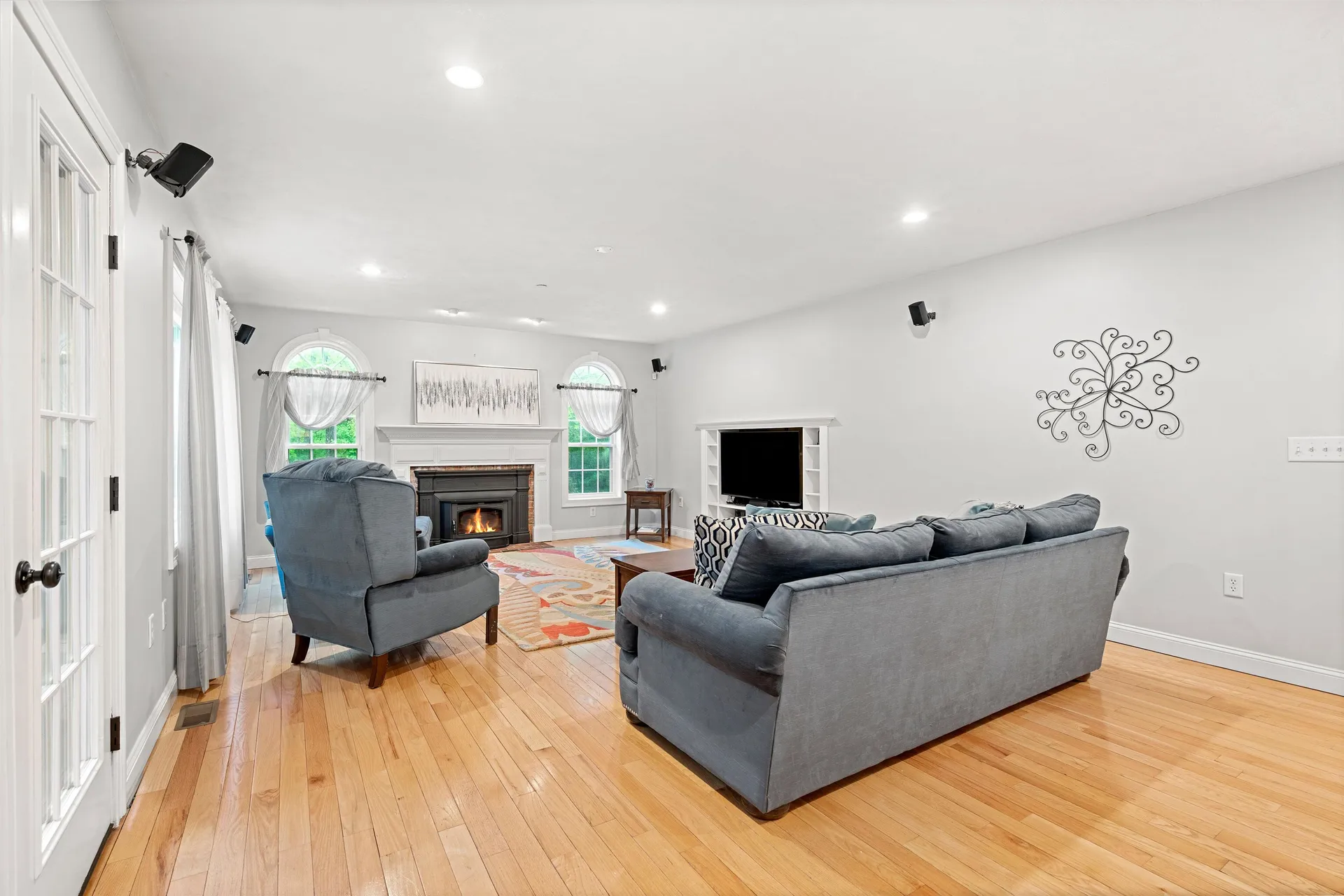 33 James Way Hudson NH 03051