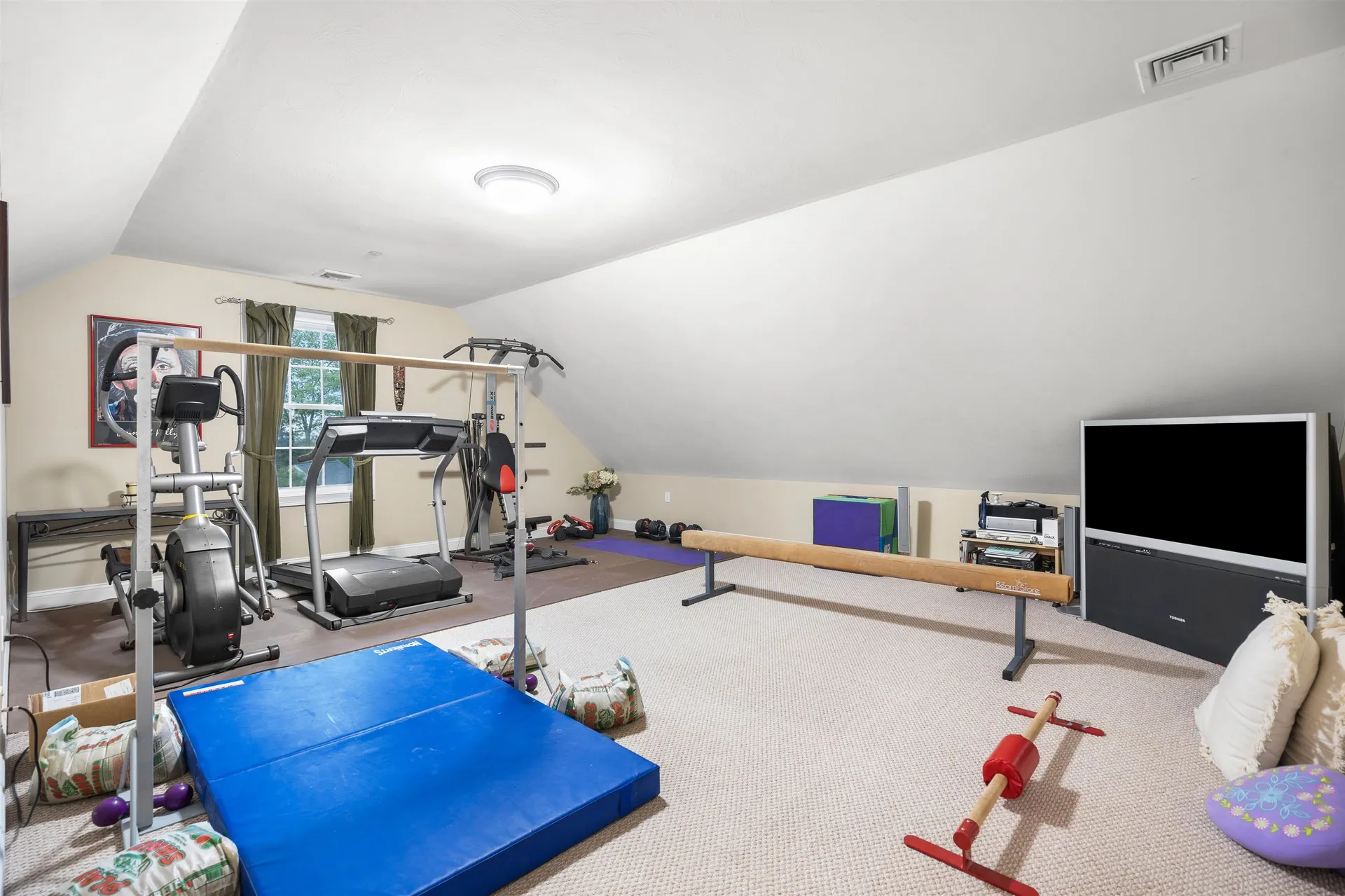 33 James Way Hudson NH 03051