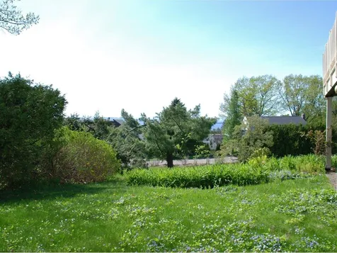 39 Iranistan Road Burlington VT 05401
