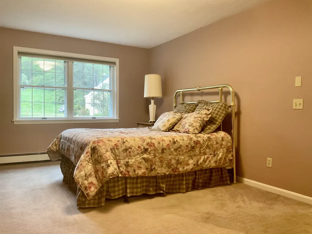 6 Oak Ridge Road Lebanon NH 03784