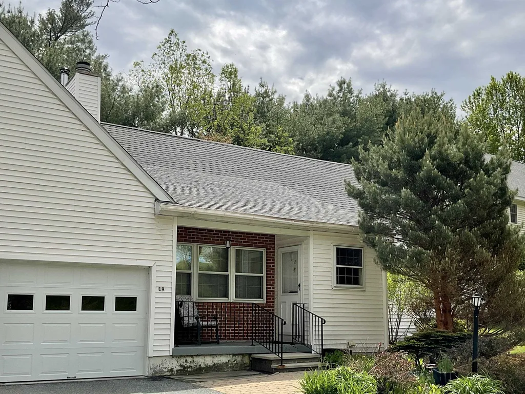6 Oak Ridge Road Lebanon NH 03784