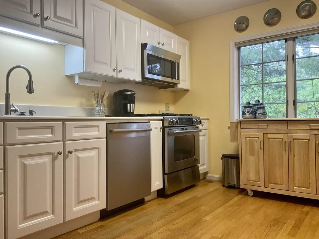 6 Oak Ridge Road Lebanon NH 03784