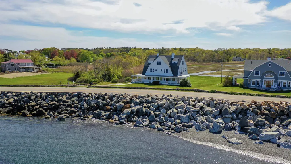 88 Ocean Boulevard North Hampton NH 03862
