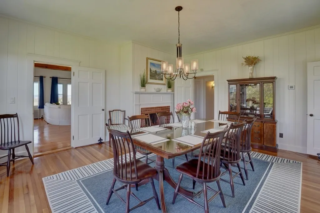 88 Ocean Boulevard North Hampton NH 03862