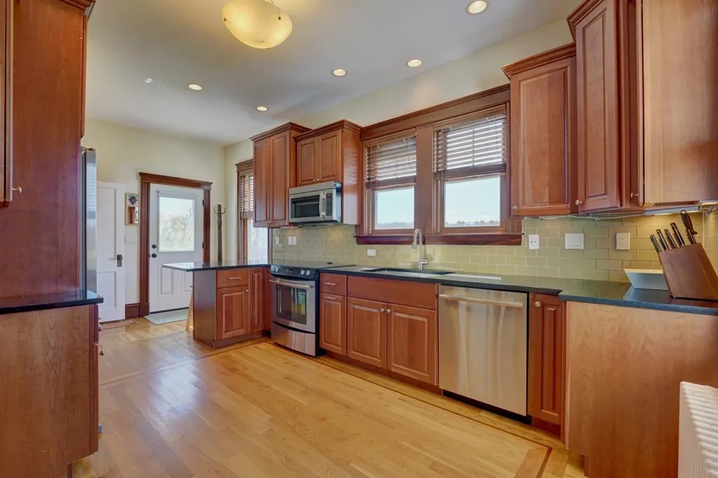88 Ocean Boulevard North Hampton NH 03862