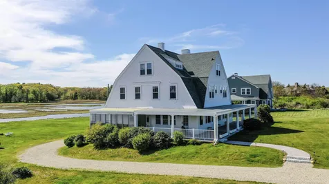 88 Ocean Boulevard North Hampton NH 03862