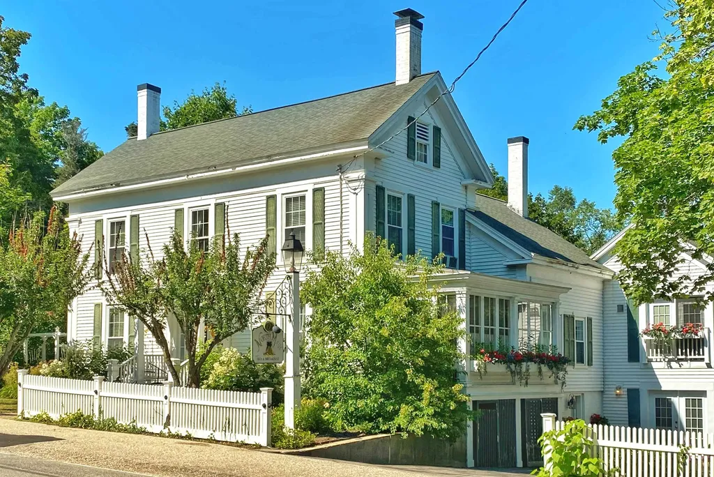 123 North Main Street Wolfeboro NH 03894