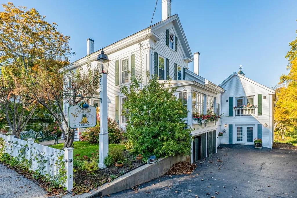 123 North Main Street Wolfeboro NH 03894