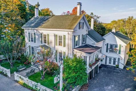 123 North Main Street Wolfeboro NH 03894