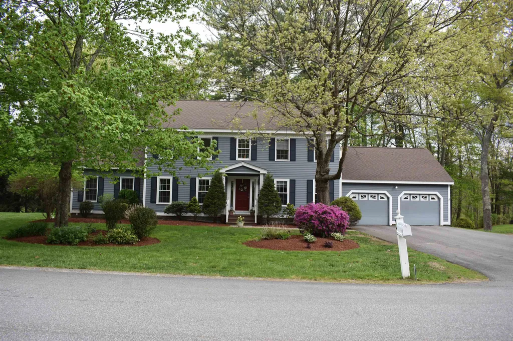 17 Isabella Drive Londonderry NH 03053