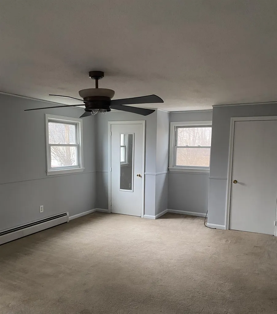 19 Dyson Drive Salem NH 03079