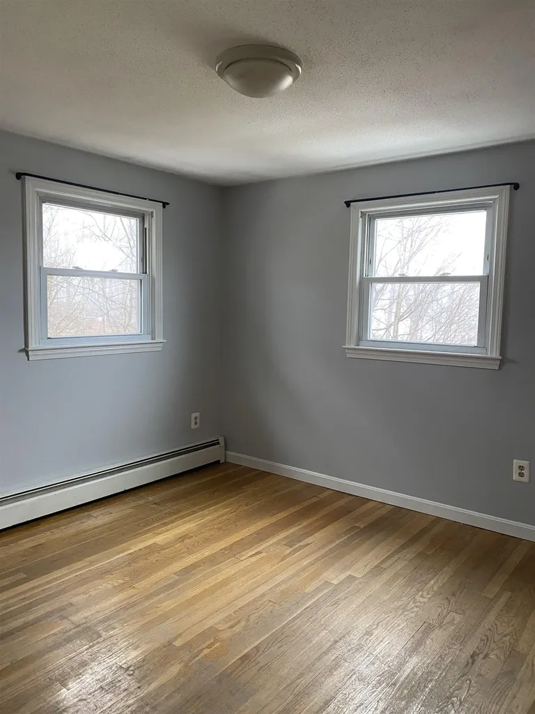 19 Dyson Drive Salem NH 03079