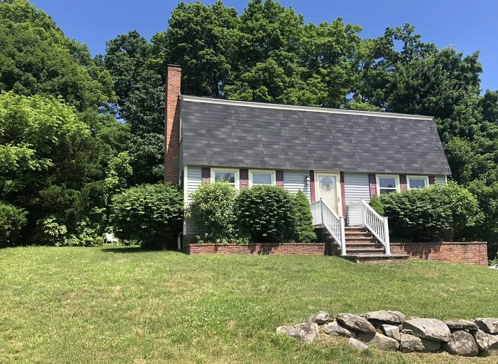 19 Dyson Drive Salem NH 03079