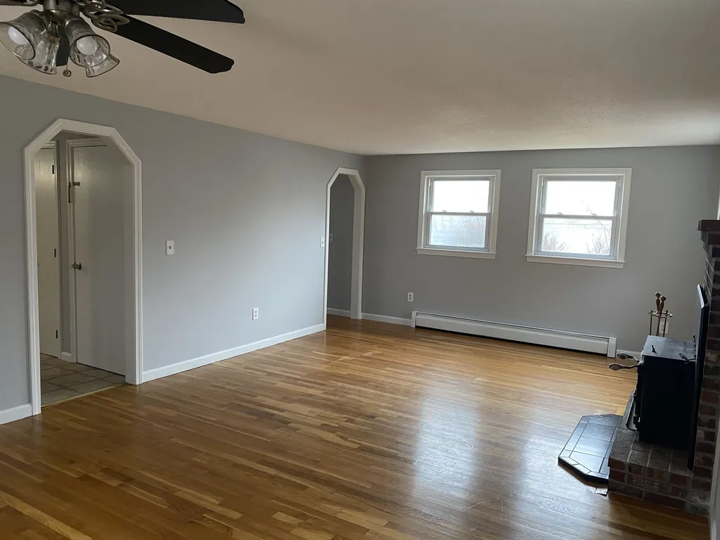 19 Dyson Drive Salem NH 03079