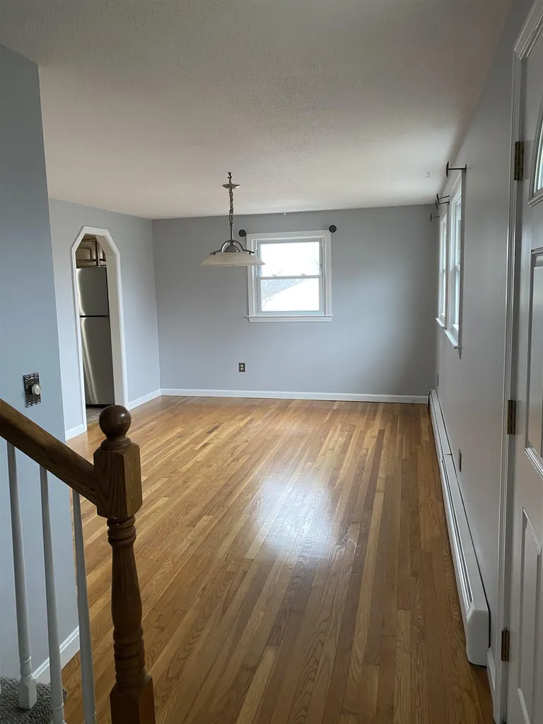 19 Dyson Drive Salem NH 03079